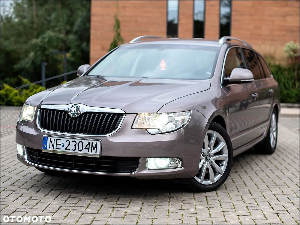 Skoda Superb 2011 photo 3