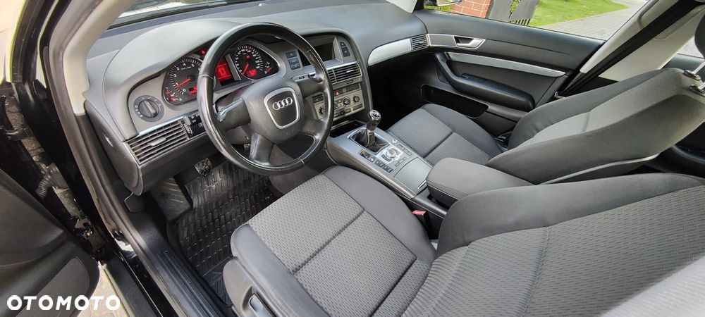 Audi A6 Limousine 2.4 - 6