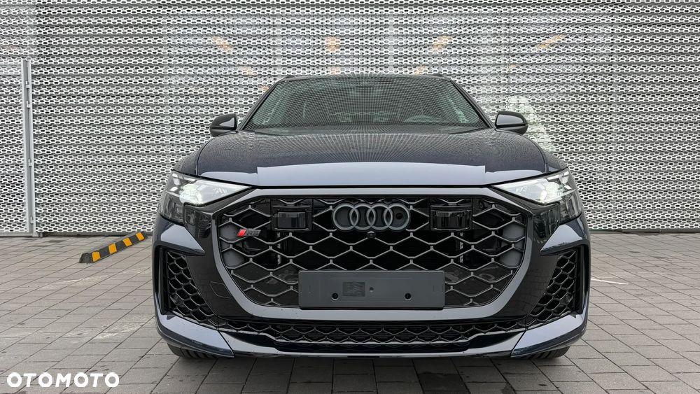 Audi RS Q8 - 4