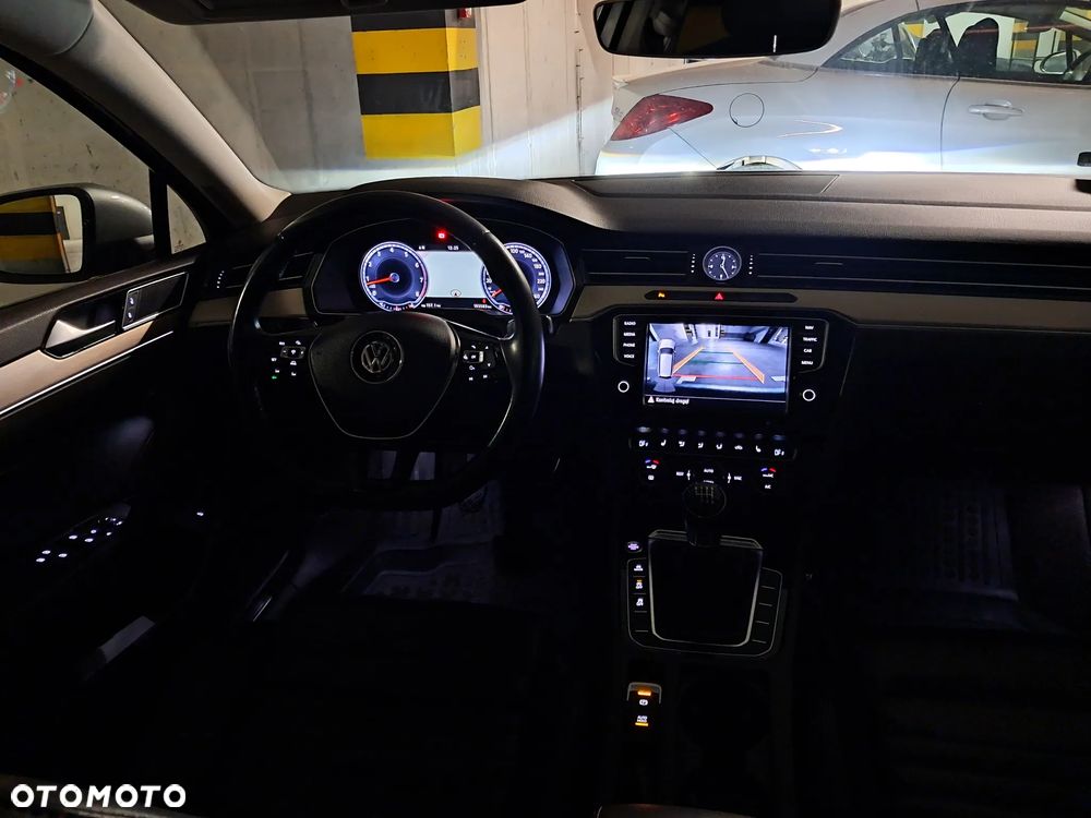 Volkswagen Passat 1.8 TSI BMT Highline - 37