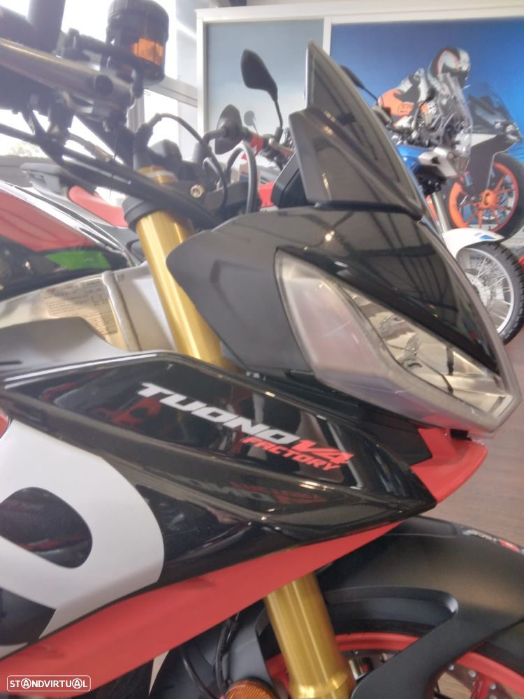 Aprilia Tuono V4 FACTORY - 4
