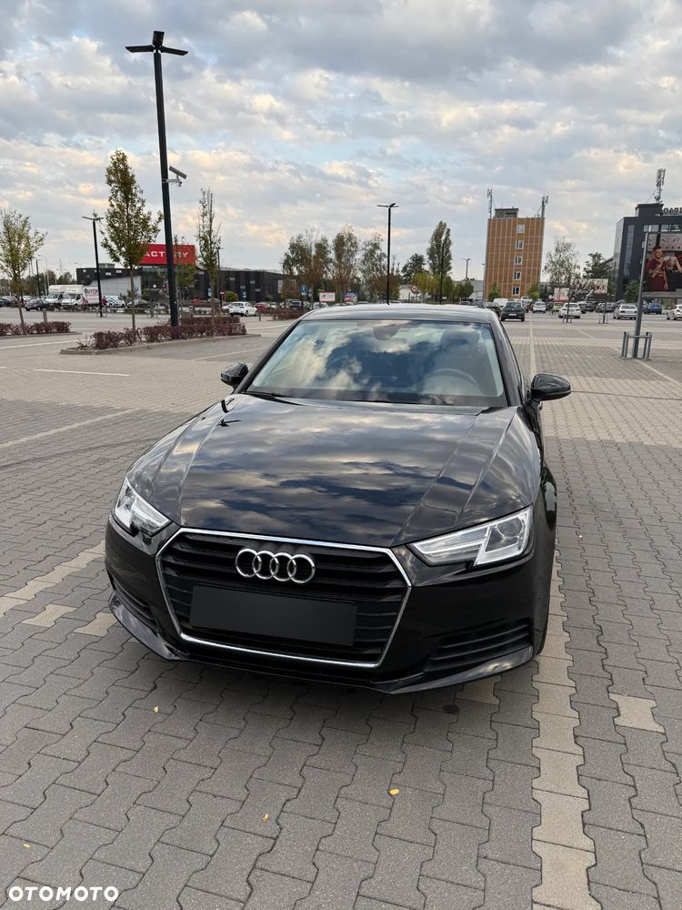 Audi A4 - 1
