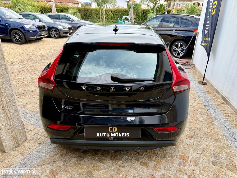 Volvo V40 D2 Kinetic - 17