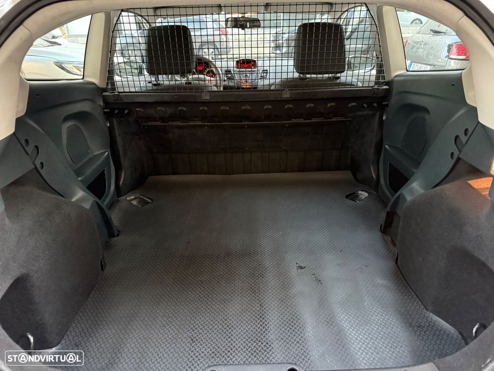 Ford Fiesta 1.4 TDCI Ambiente - 11