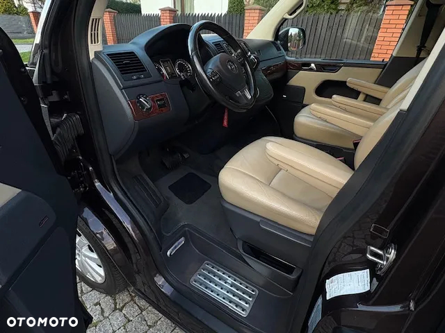 Volkswagen Multivan - 33