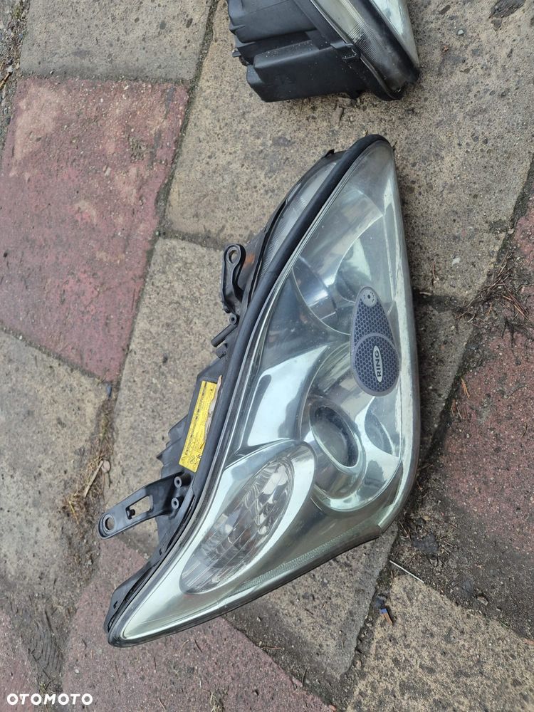 Lampa prawa, lewa przednia Lexus RX400h 03-09r. Anglik. - 2