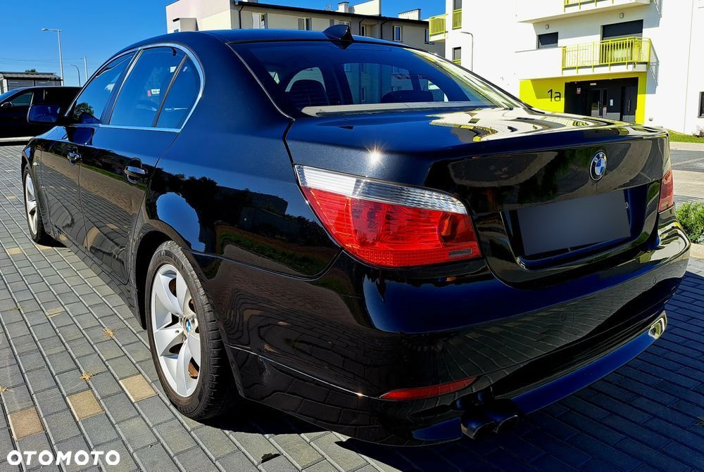 BMW Seria 5 523i - 6