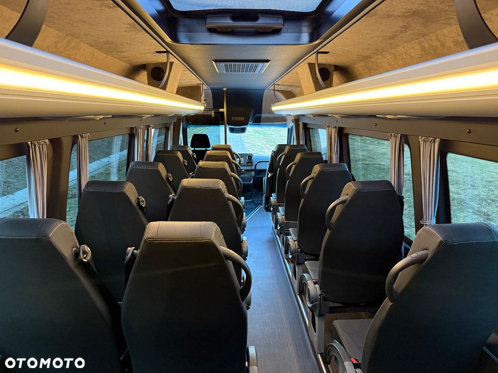 Mercedes-Benz Sprinter 517 - 31