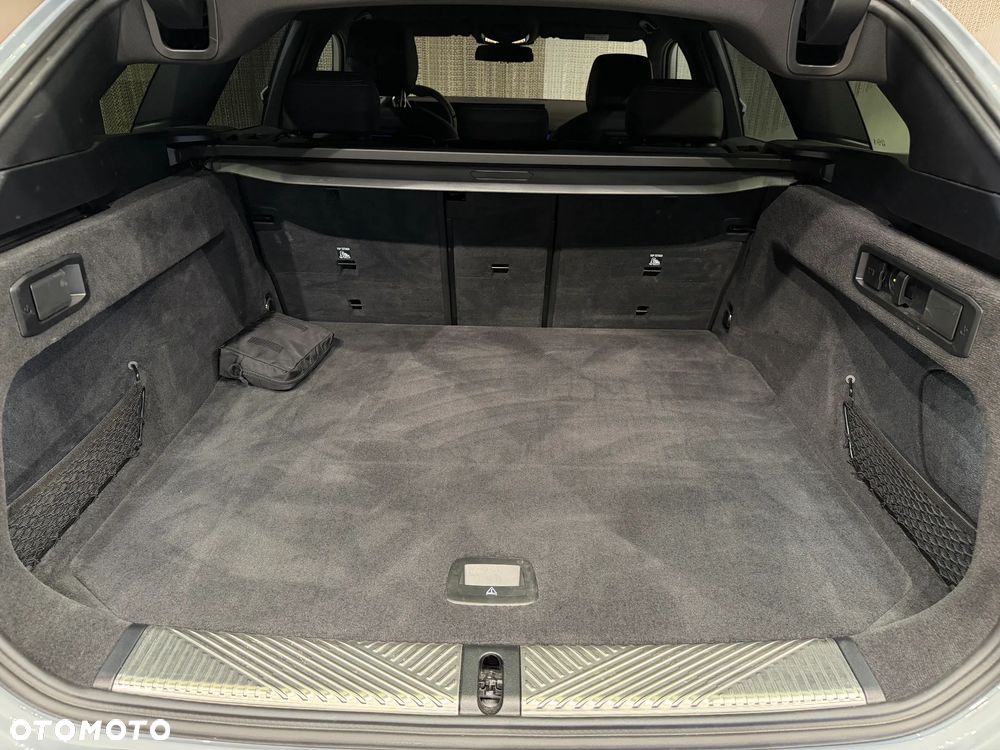 BMW Seria 5 520i mHEV - 22