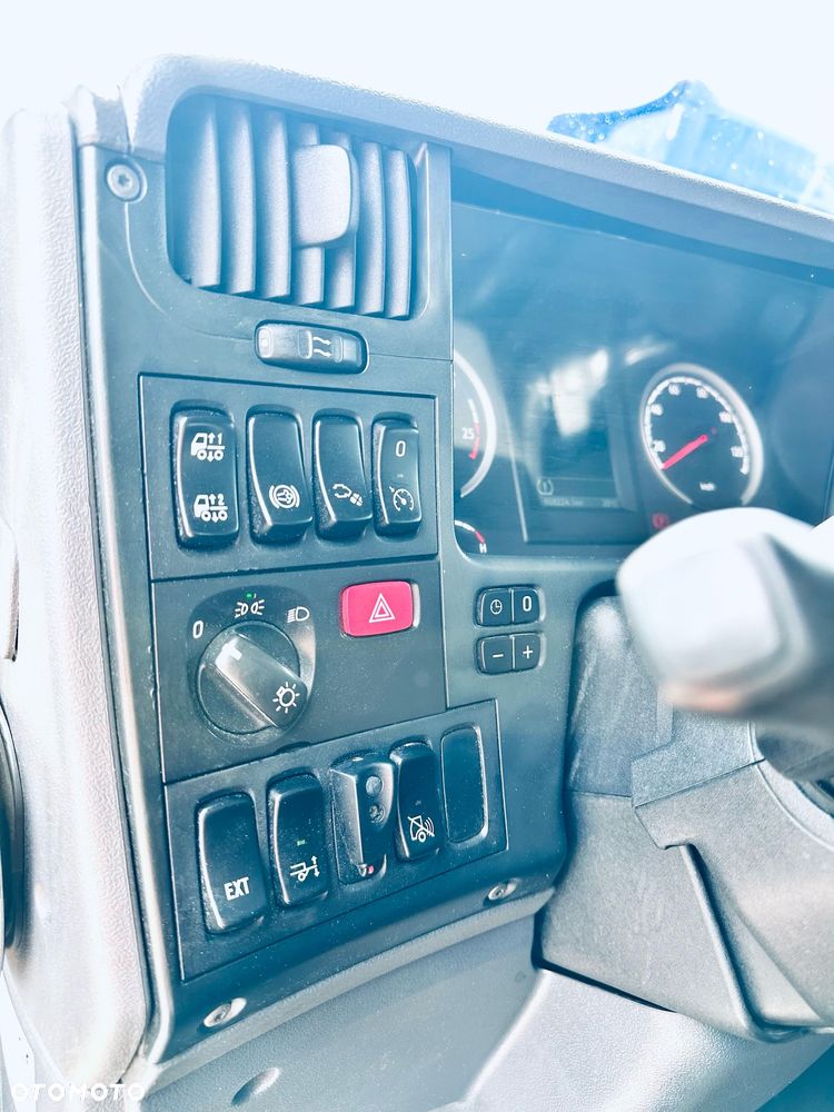 Scania P280 / CHŁODNIA / WINDA ZEPRO - 32