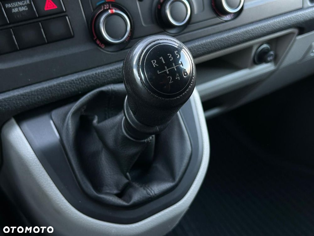 Volkswagen Transporter T6 TDI L2H1 - 21