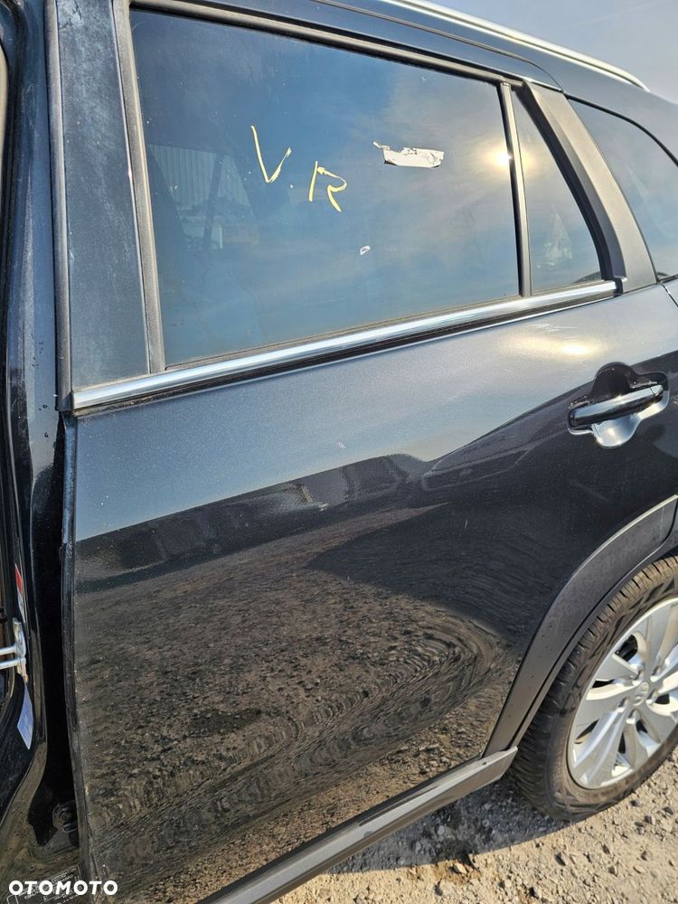 suzuki sx4 s-cross drzwi lewe tylne lewy tył kolor zce 2023r - 2