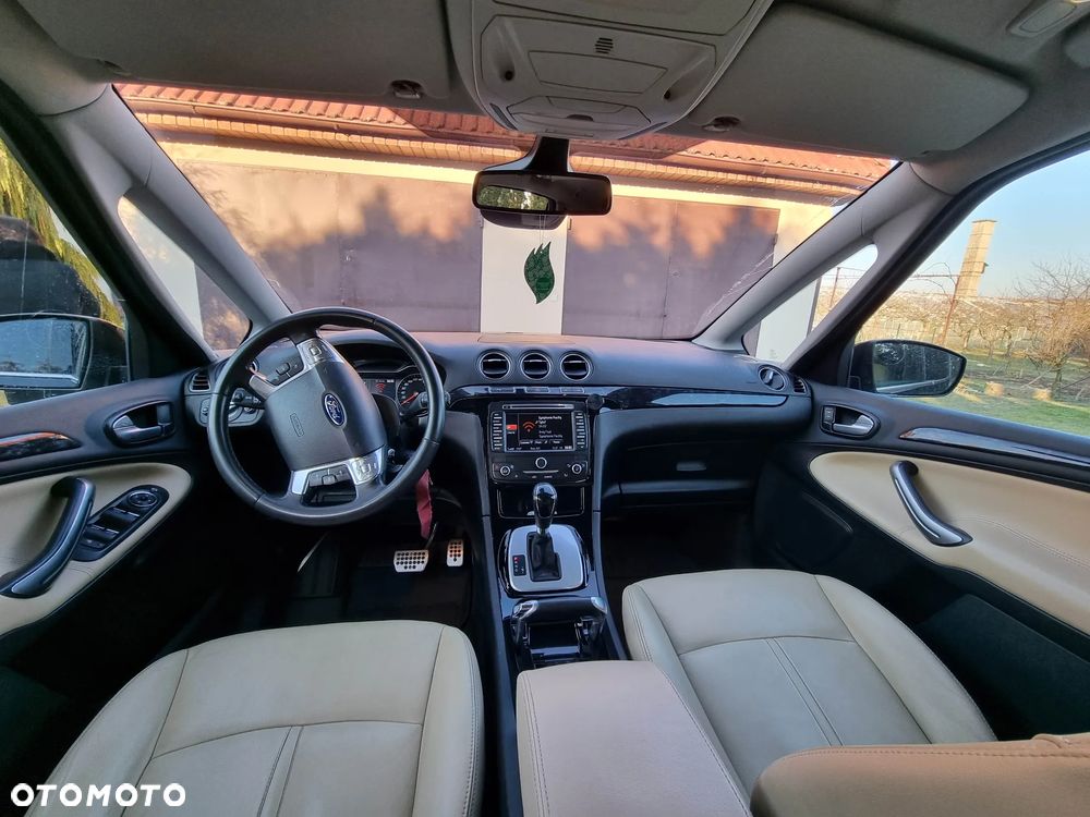 Ford S-Max - 31