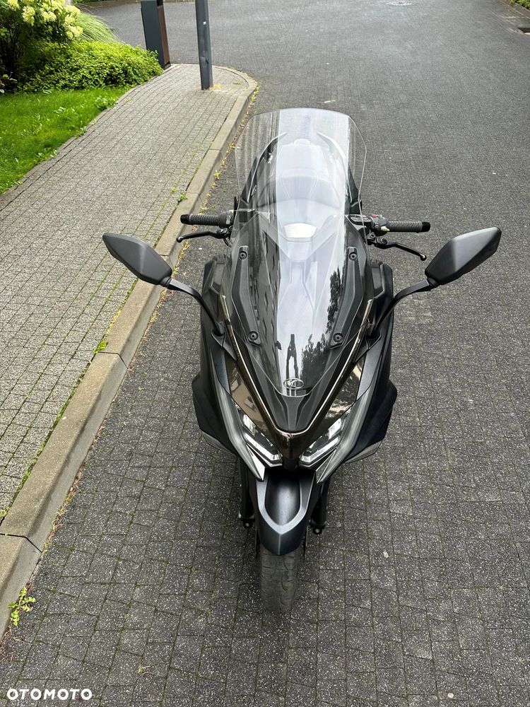 Kymco AK 550 - 12