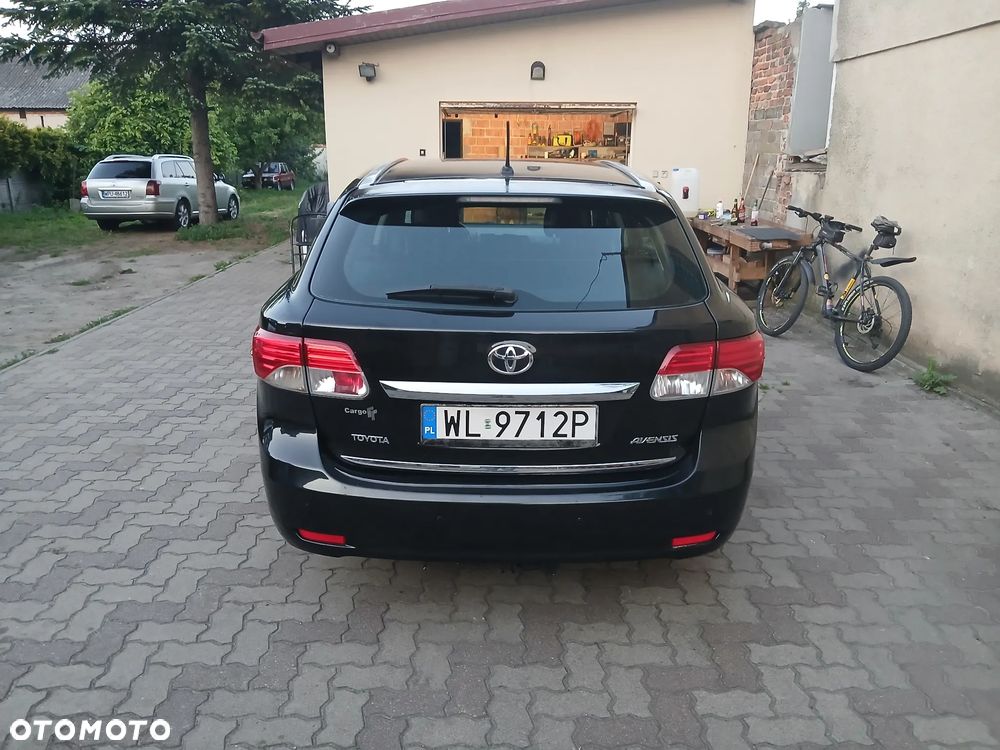 Toyota Avensis - 11