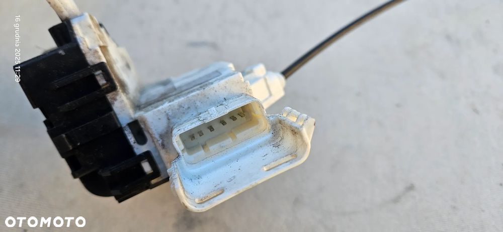 Zamek drzwi prawy przód przedni Citroen C4 I 2006r 3d 6 pin Europa  9647173880 - 8