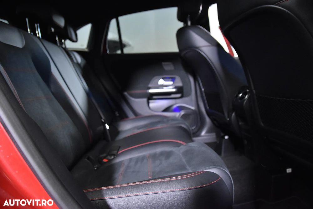 Mercedes-Benz GLA - 13