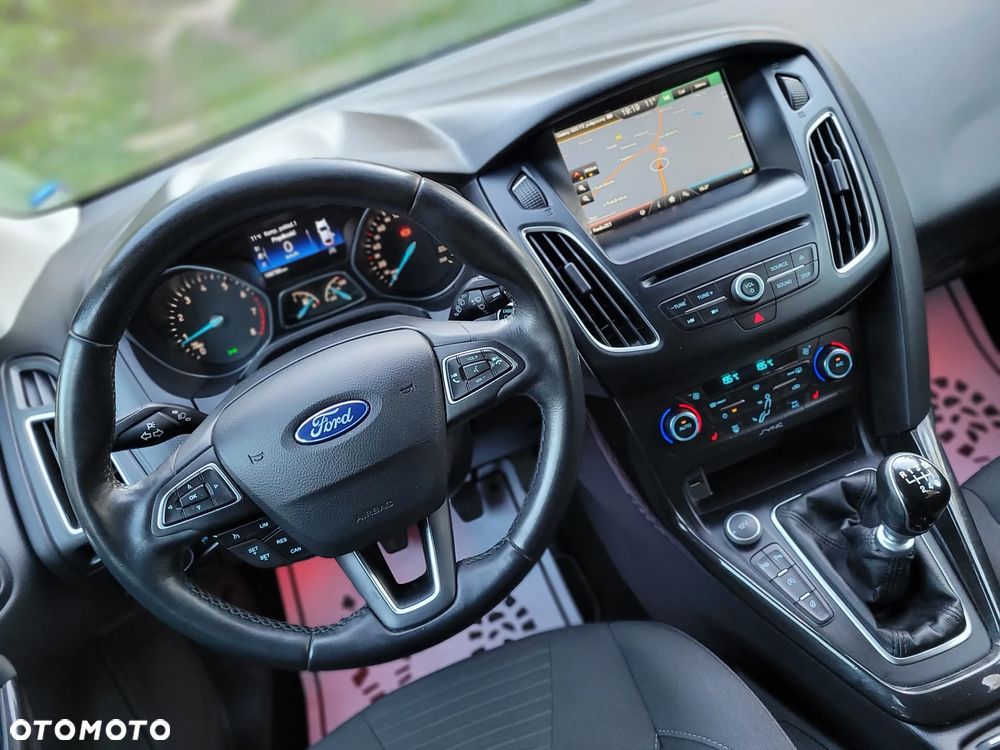 Ford Focus 1.0 EcoBoost Titanium - 23