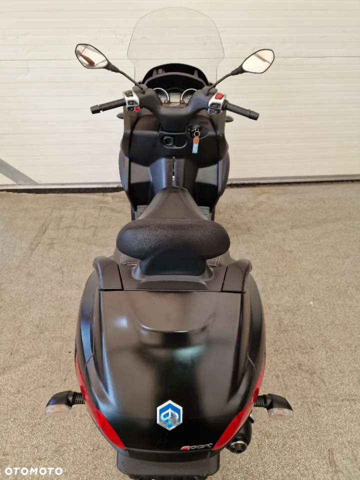 Piaggio MP-3 - 30