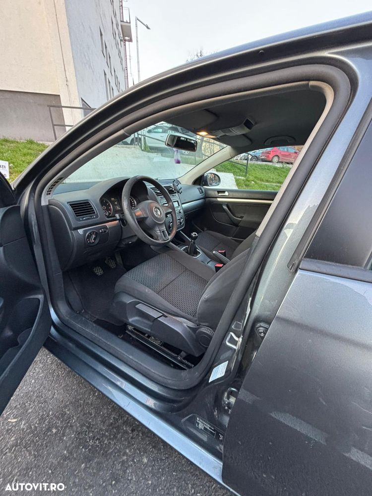 Volkswagen Jetta - 9