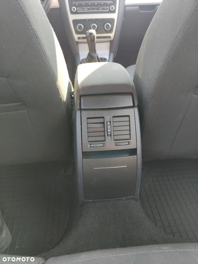 Skoda Octavia 1.6 Ambition - 13