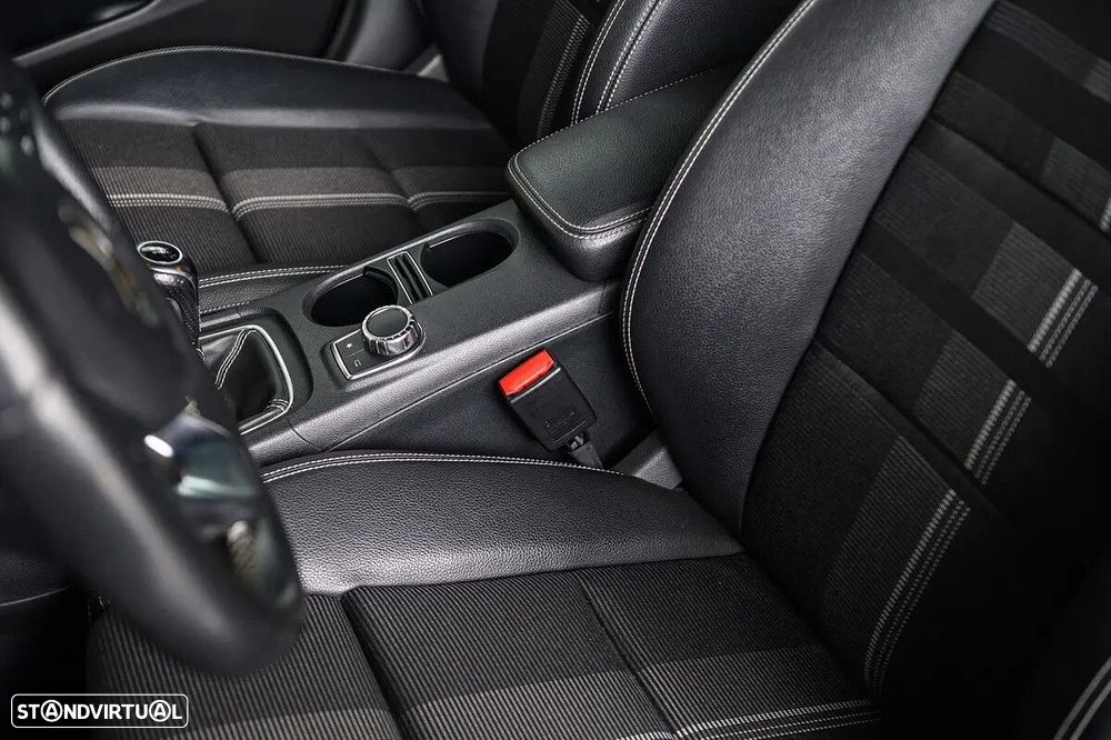 Mercedes-Benz A 180 d Fleet Pack Urban - 32