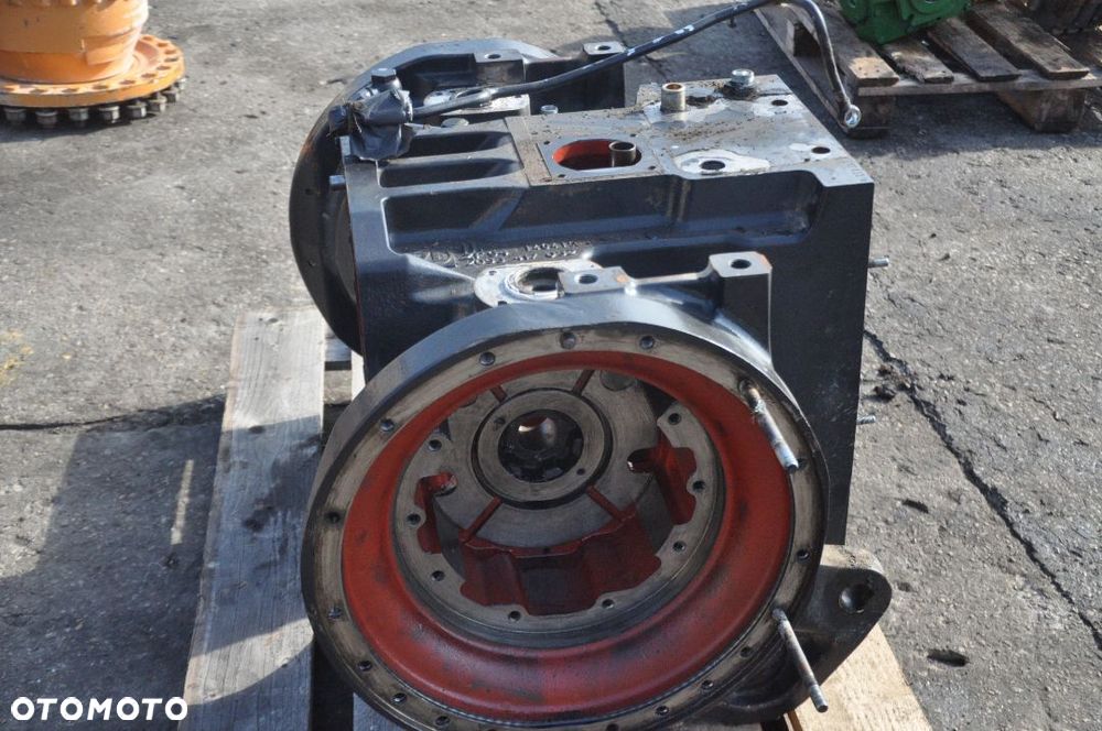OBUDOWA MOSTU TYŁ DEUTZ FAHR SAME 6175.4C - 2