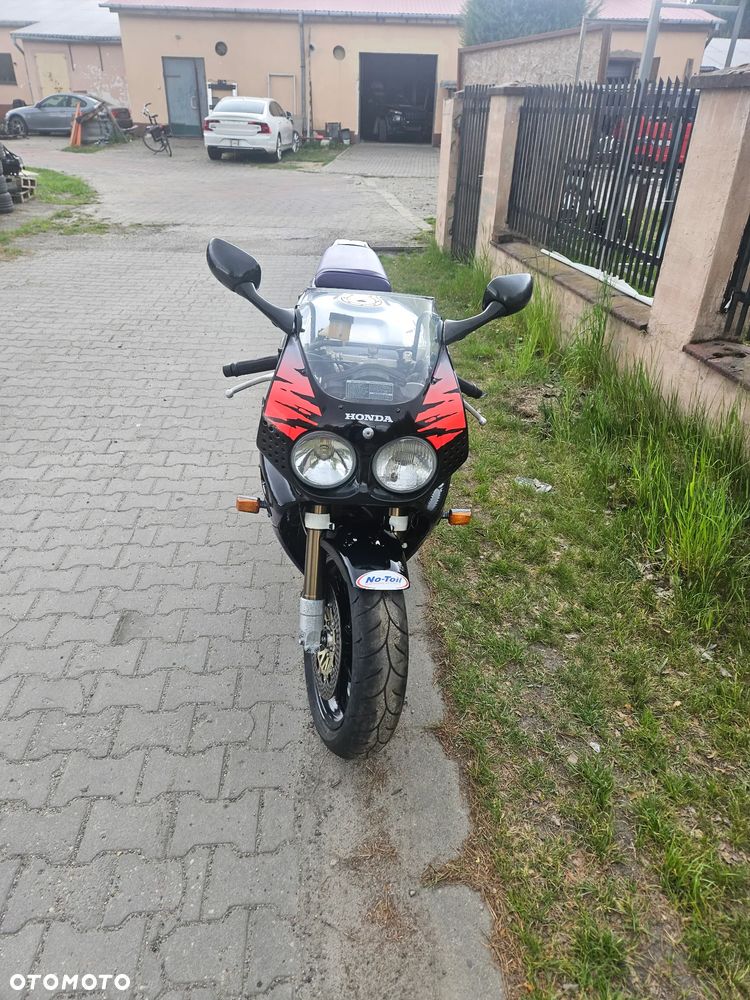 Honda CBR - 1