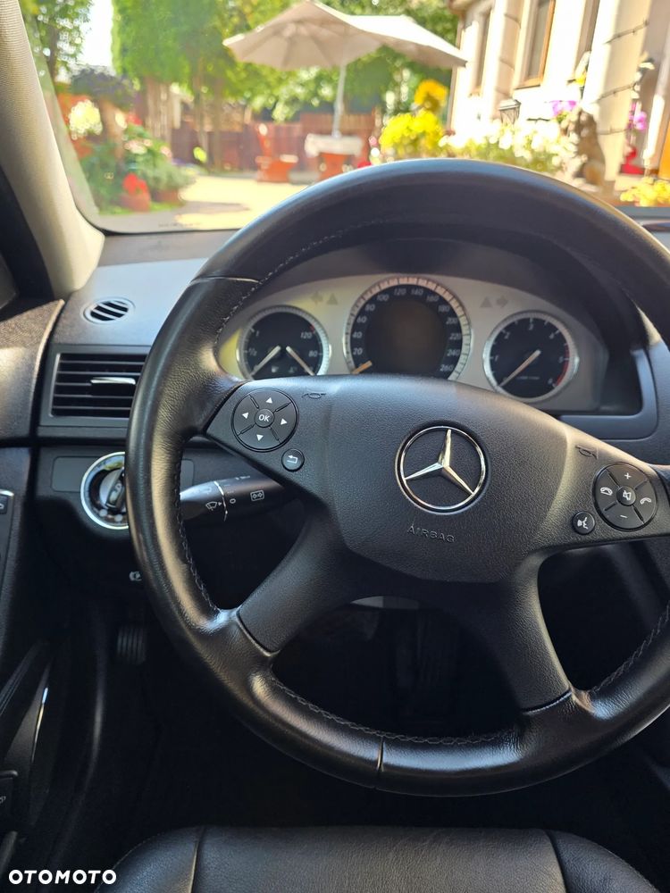 Mercedes-Benz Klasa C 320 CDI 7G-TRONIC Avantgarde - 29