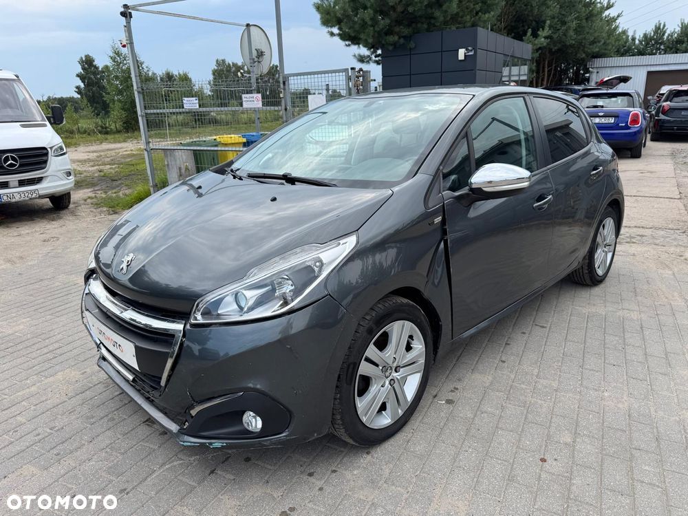 Peugeot 208 - 4