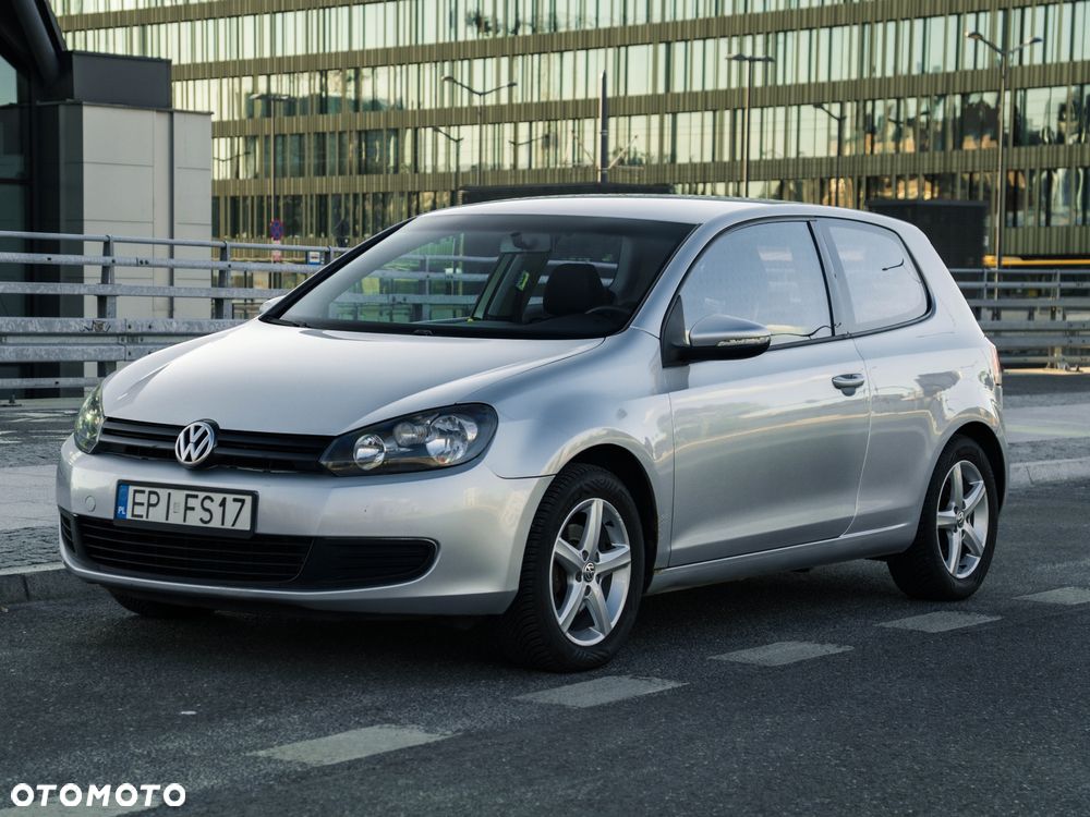 Volkswagen Golf - 1