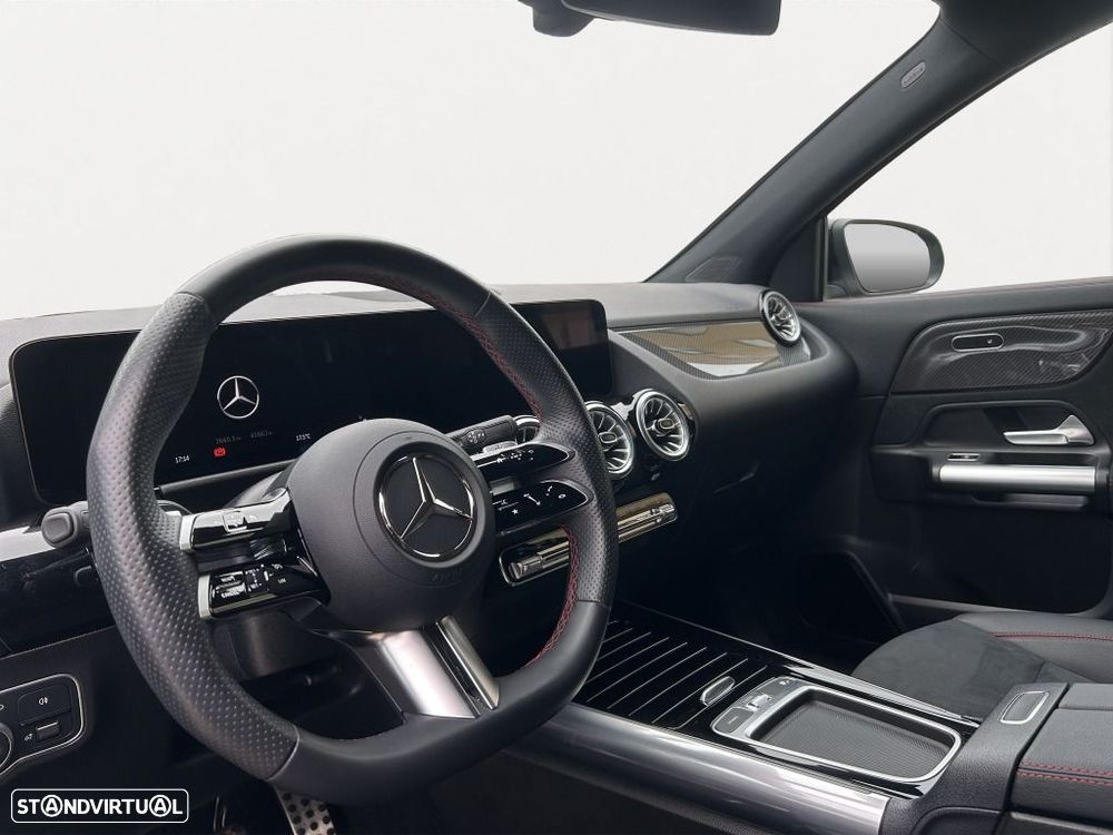 Mercedes-Benz GLA 180 — fotografia 11