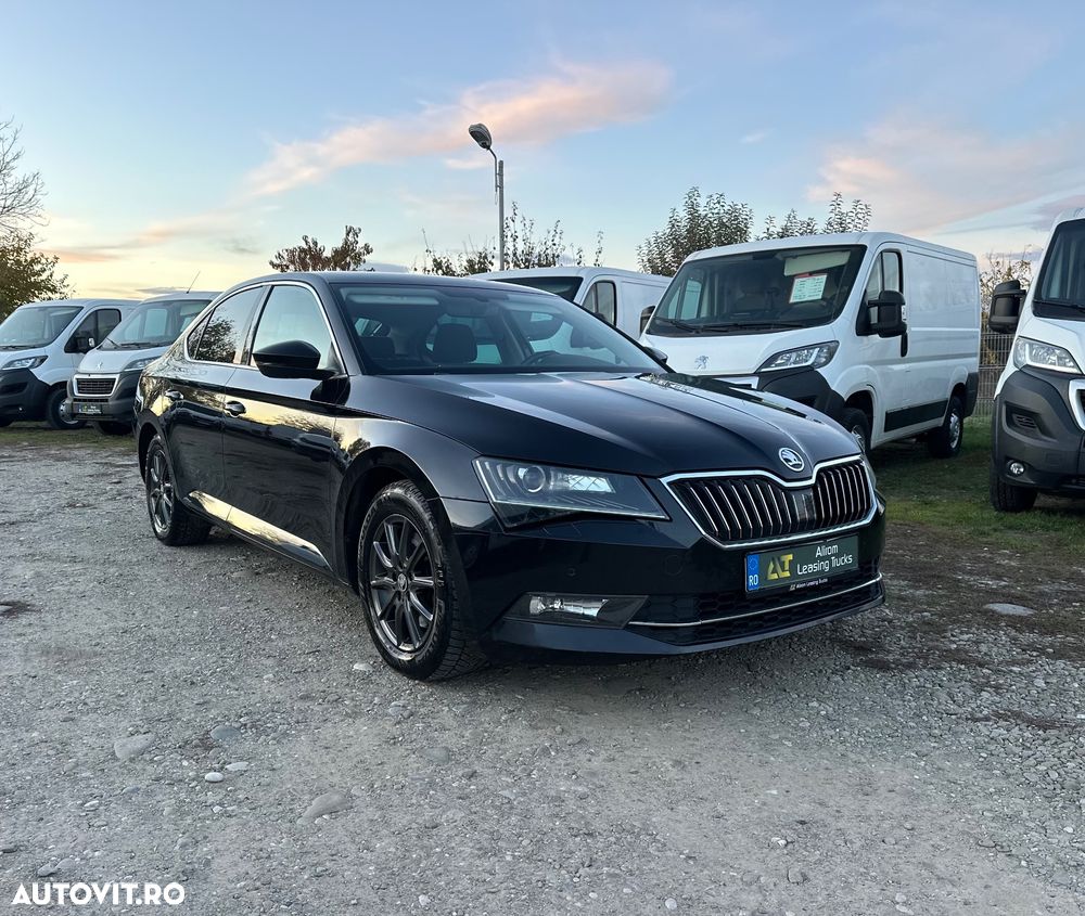 Skoda Superb 2.0 TDI DSG Premium Edition - 4