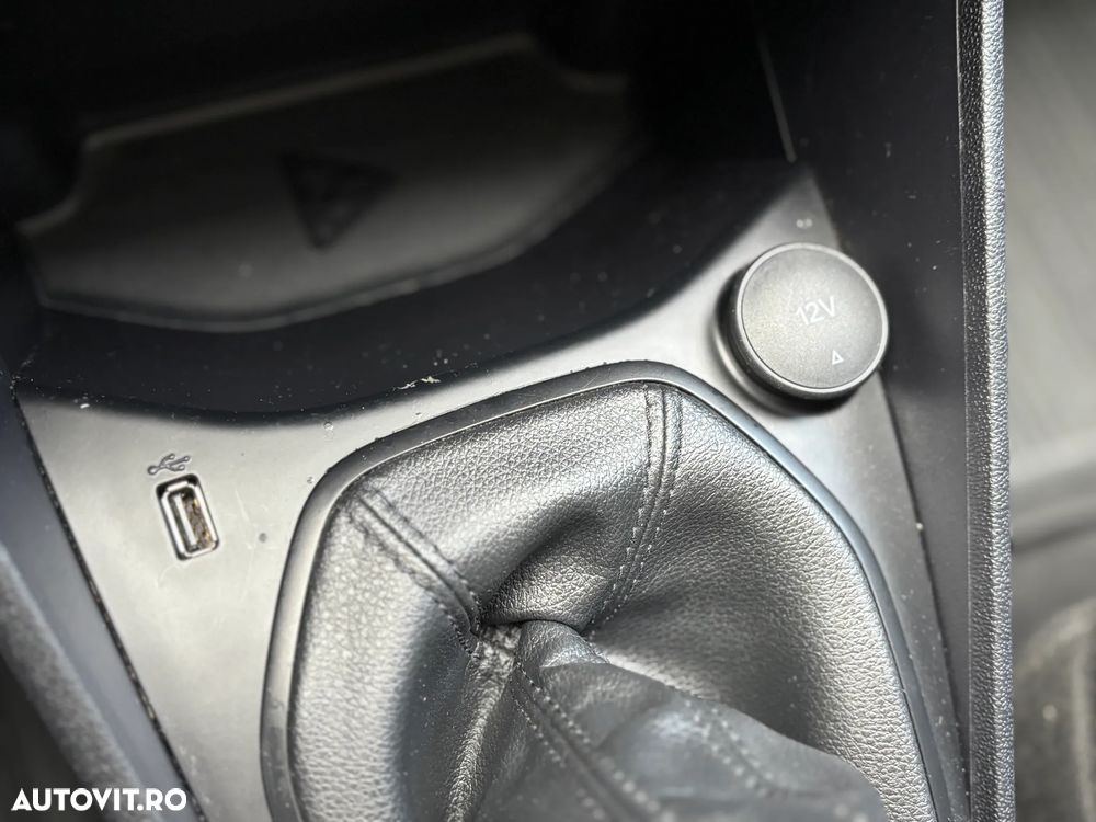 Ford Fiesta 1.1 Trend Connected - 27