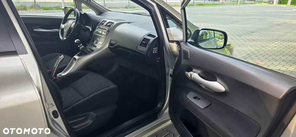 Toyota Auris 2.0 D-4D Premium - 5