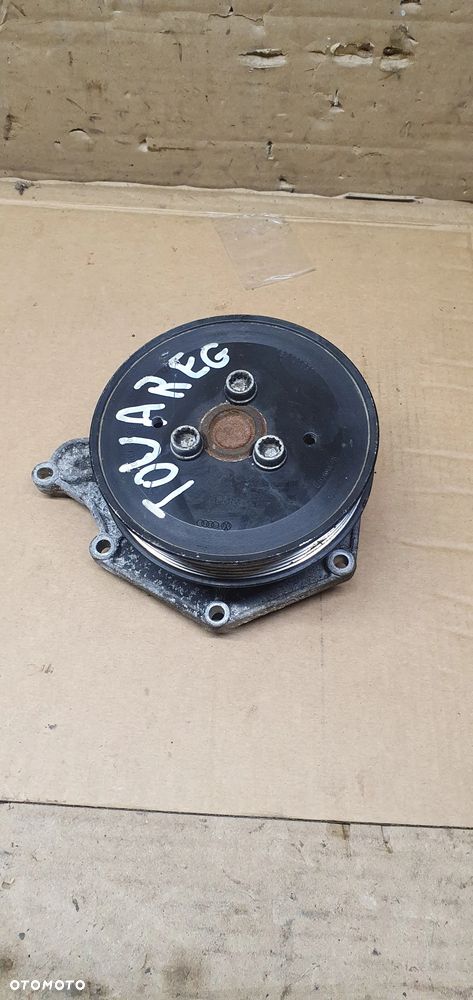 Pompa wody VW Touareg 3.0 TDI 06E121005 - 1