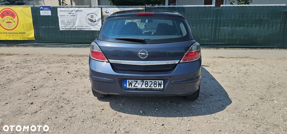 Opel Astra 1.9 CDTI DPF Cosmo - 3