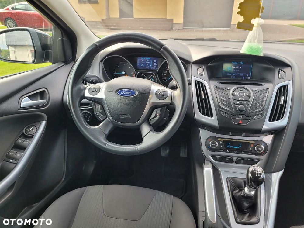 Ford Focus 1.6 TDCi DPF SYNC Edition - 13