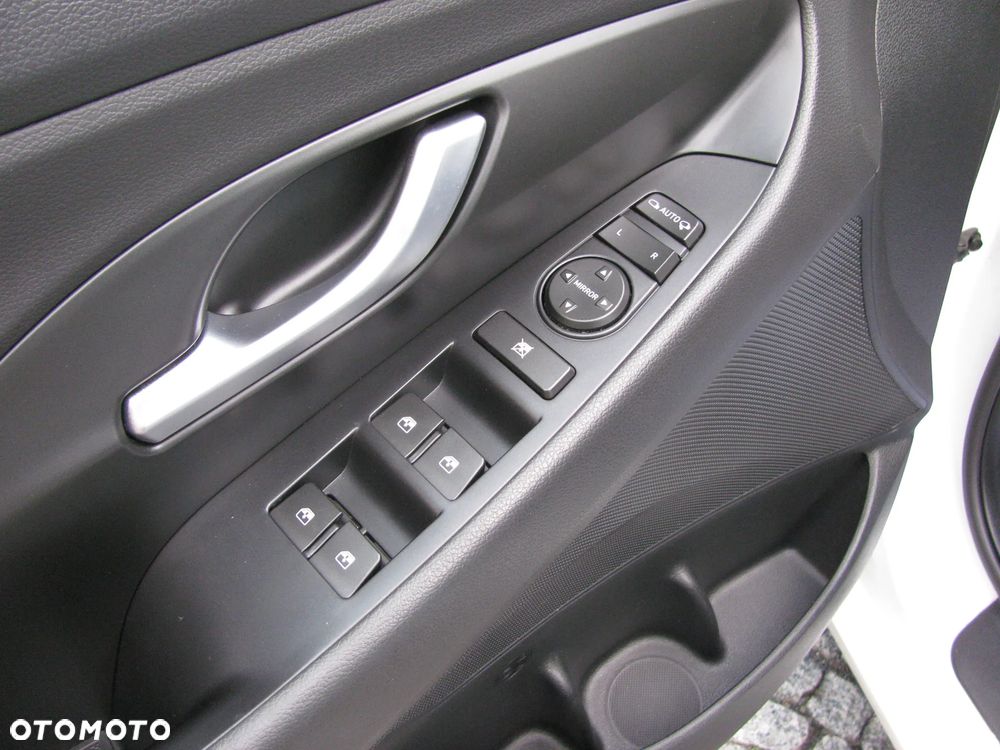 Hyundai i30 1.4 T-GDI Trend - 25