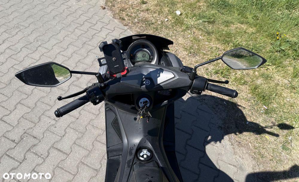 Yamaha NMAX - 10