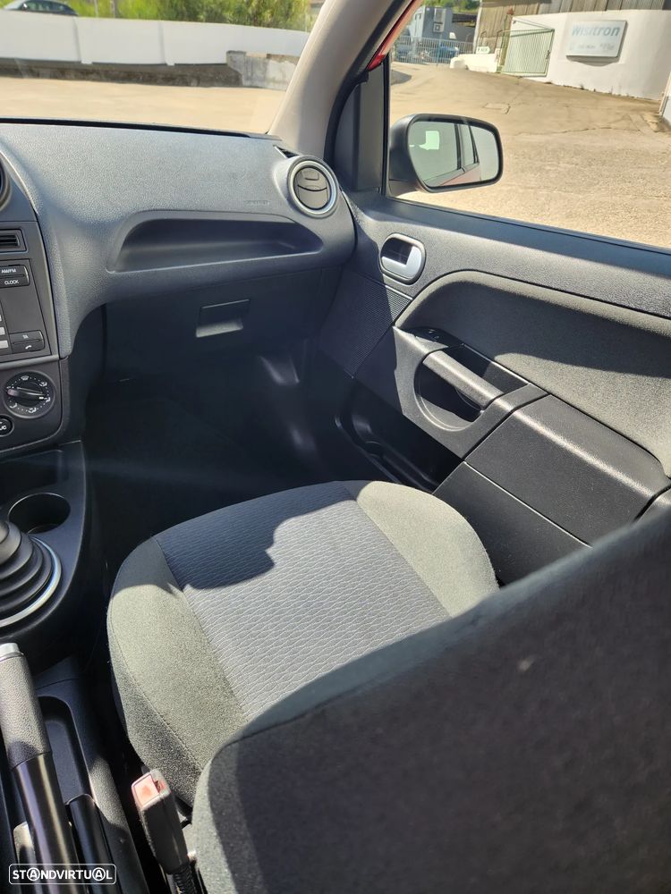 Ford Fiesta 1.4 Ghia Durashift EST - 15