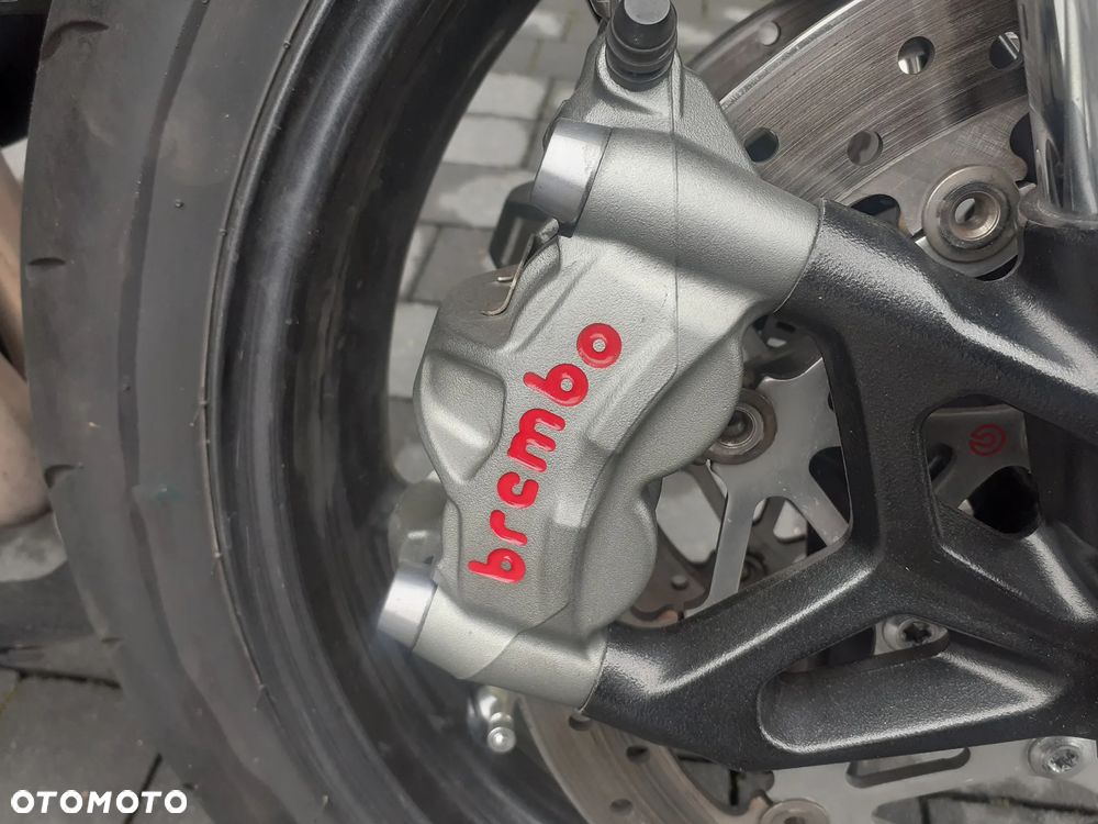 Triumph Street Triple - 9