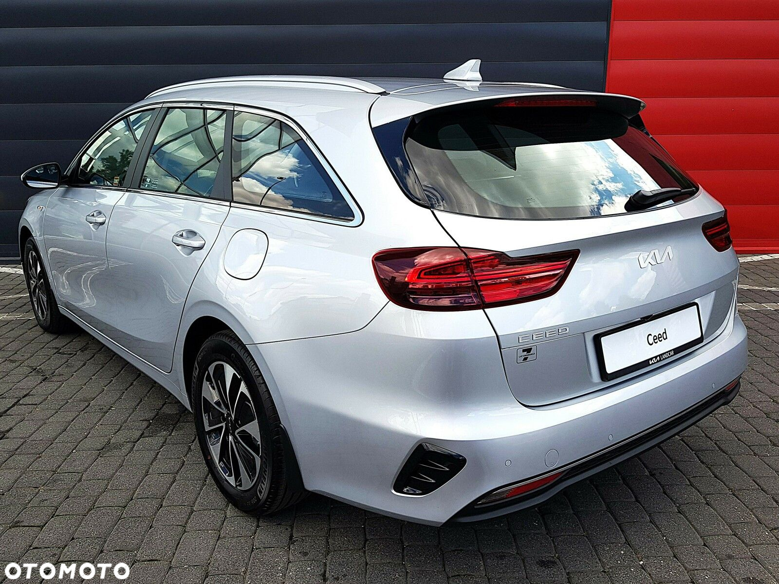 Kia Ceed - 8