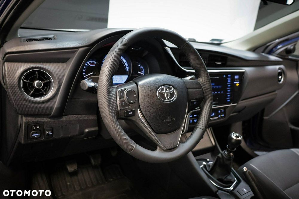 Toyota Auris - 12