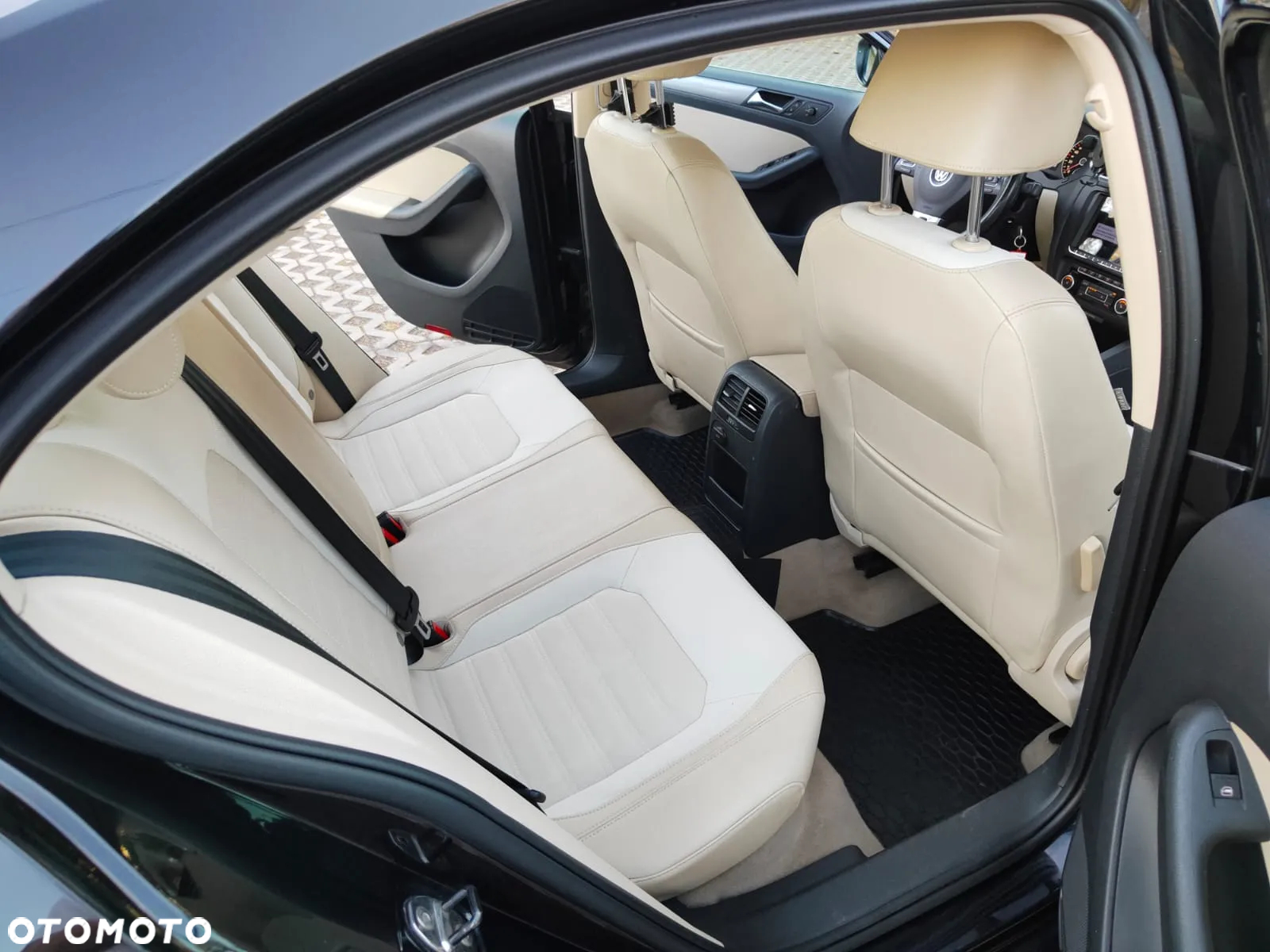 Volkswagen Jetta 1.6 TDI Highline - 10