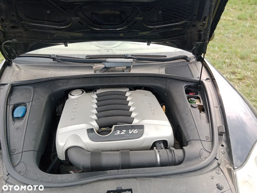 Porsche Cayenne Tiptronic S - 17