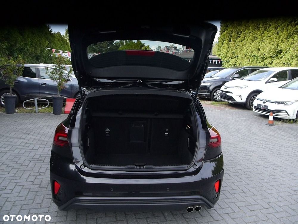 Ford Focus 1.5 EcoBlue Start-Stopp-System ST-LINE DESIGN - 18