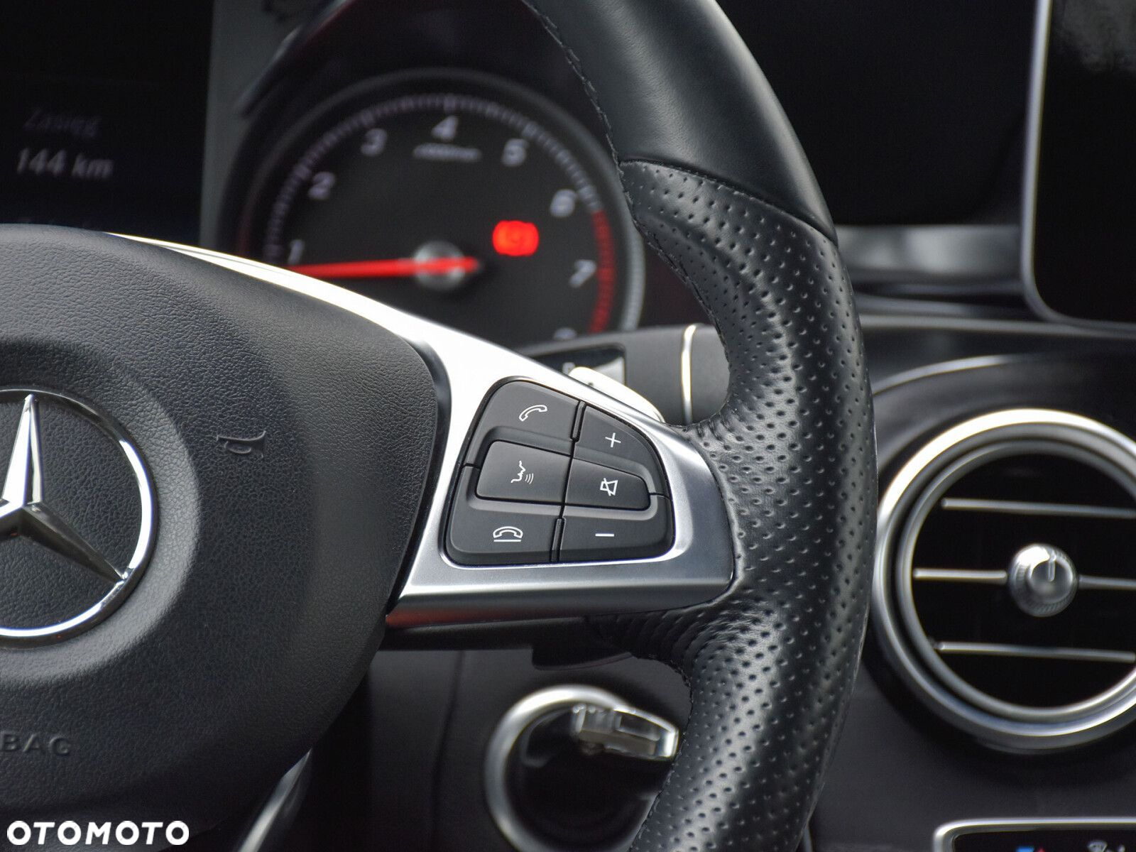 Mercedes-Benz GLC - 35