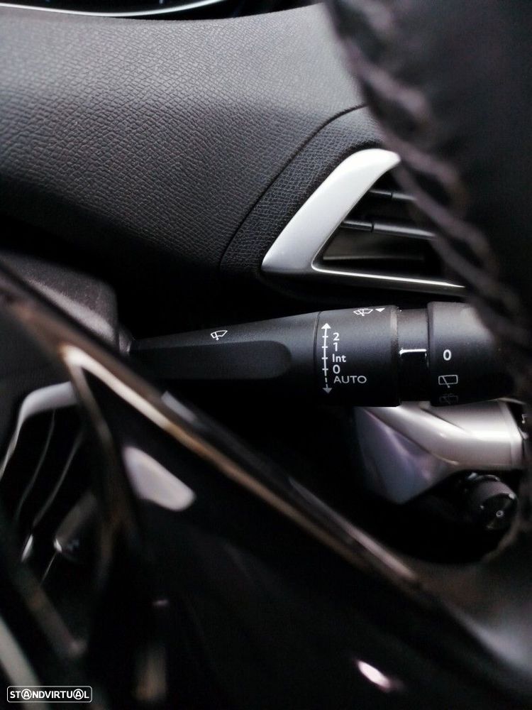 Peugeot 5008 1.2 PureTech Allure - 17