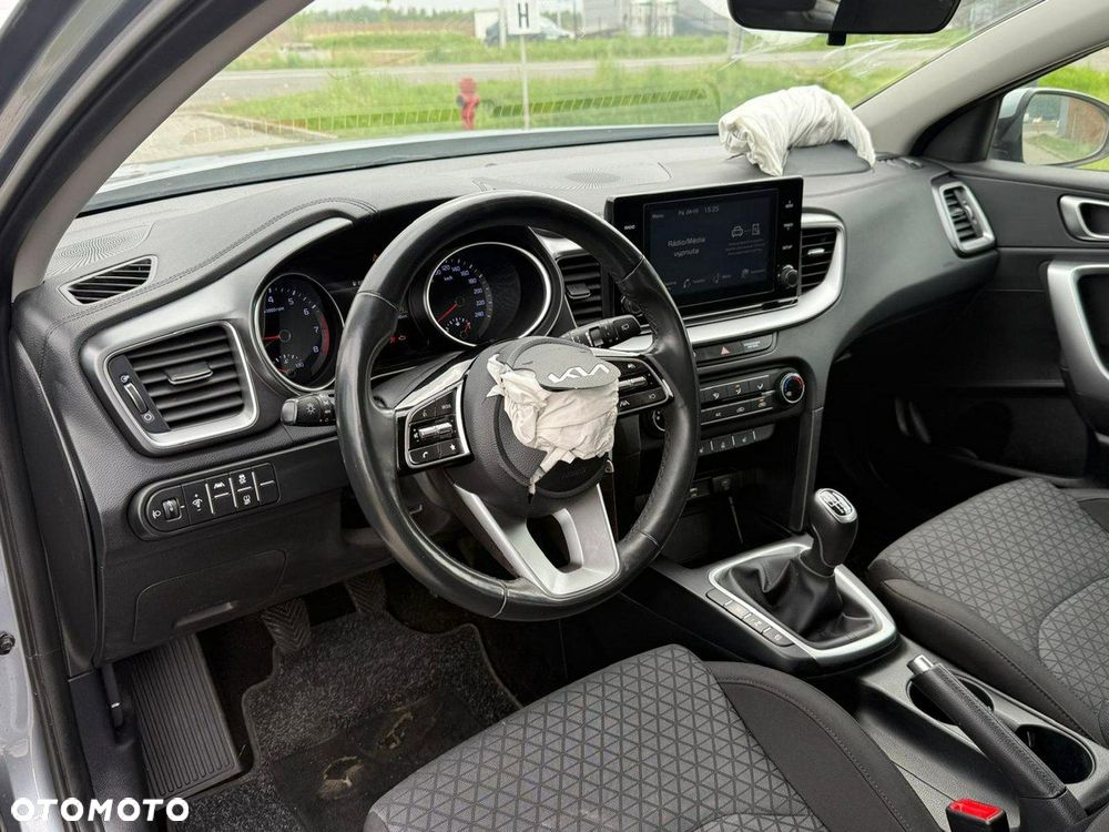 Kia Ceed 1.5 T-GDI Business Line - 12
